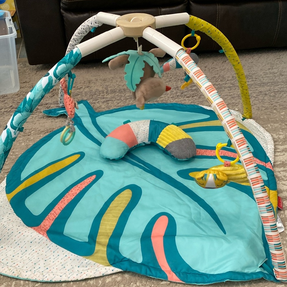 Infantino 4-in-1 Deluxe Twist & Fold Activity Gym & Play Mat, Tropical